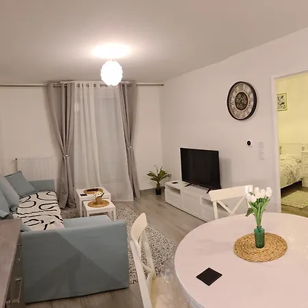 Apartment Chic Central, 10 Min From Paris *